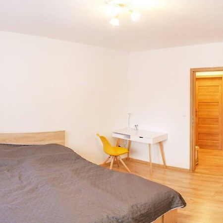 2 Bedroom Flat In The Heart Of Ліптовський Мікулаш Екстер'єр фото