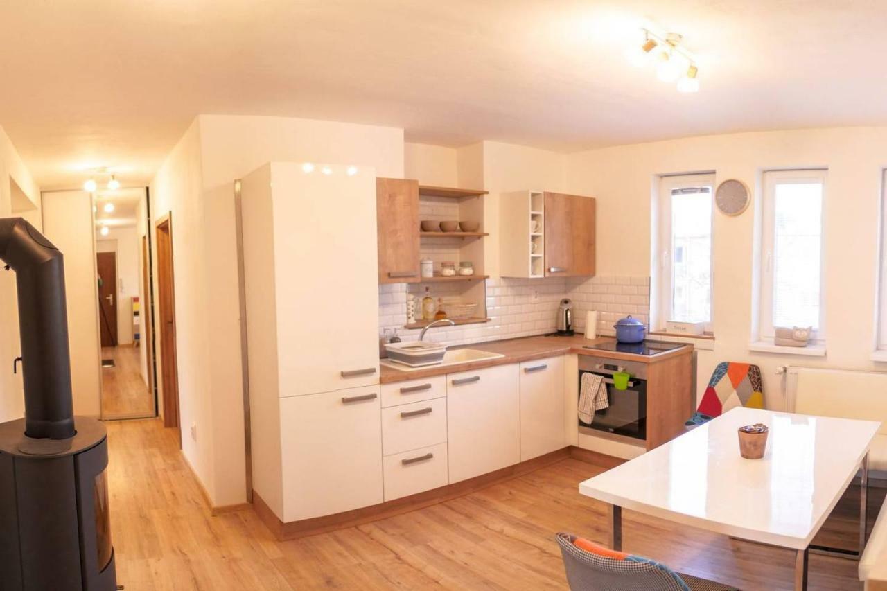2 Bedroom Flat In The Heart Of Ліптовський Мікулаш Екстер'єр фото